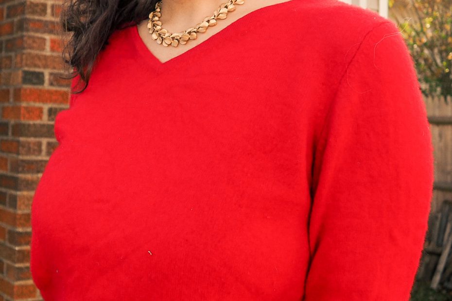 Secondhand Red cashmere sweater with gold leaf necklace